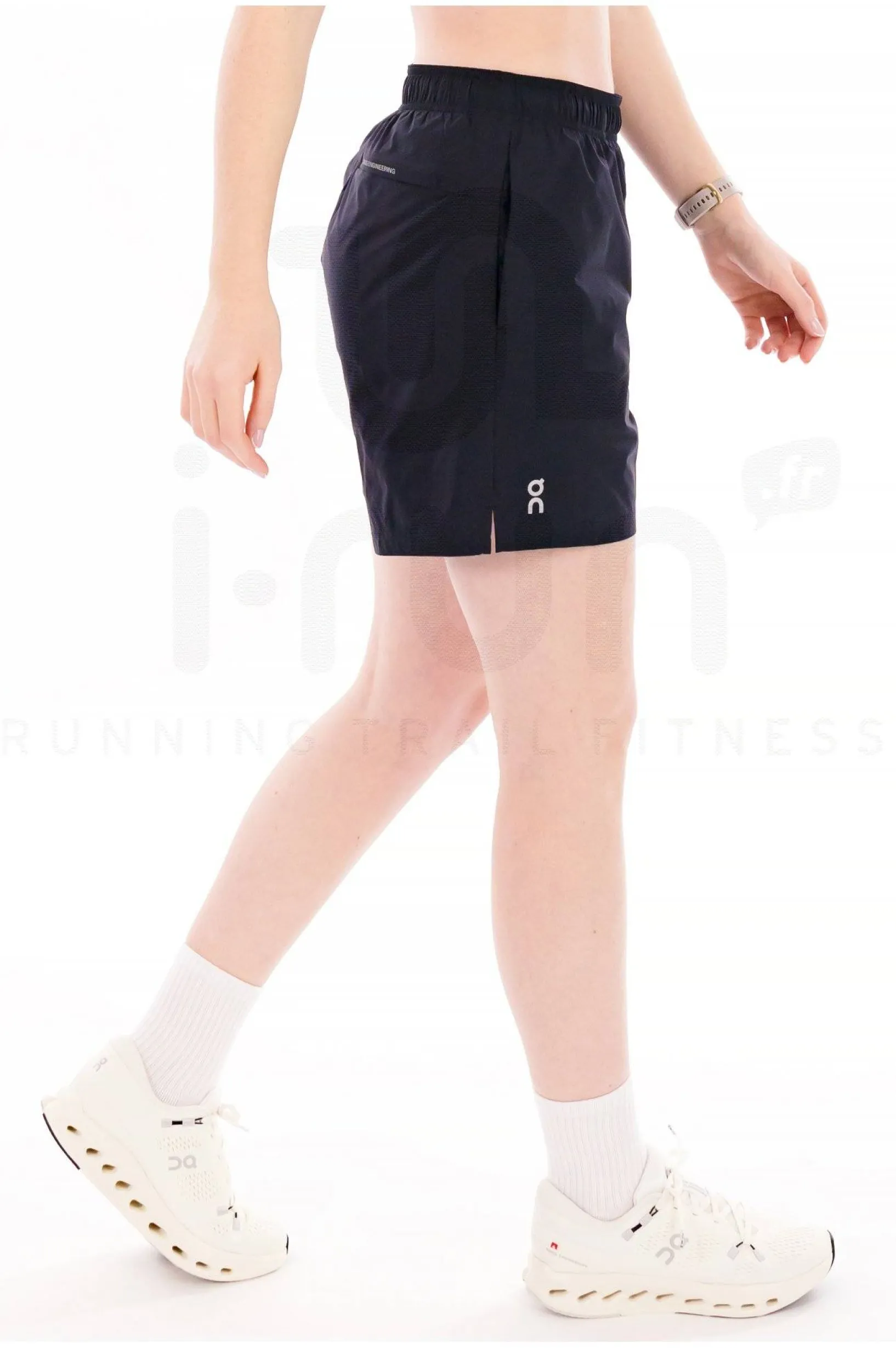 Femme On-Running Shorts / Cuissards / Jupes^Core femme