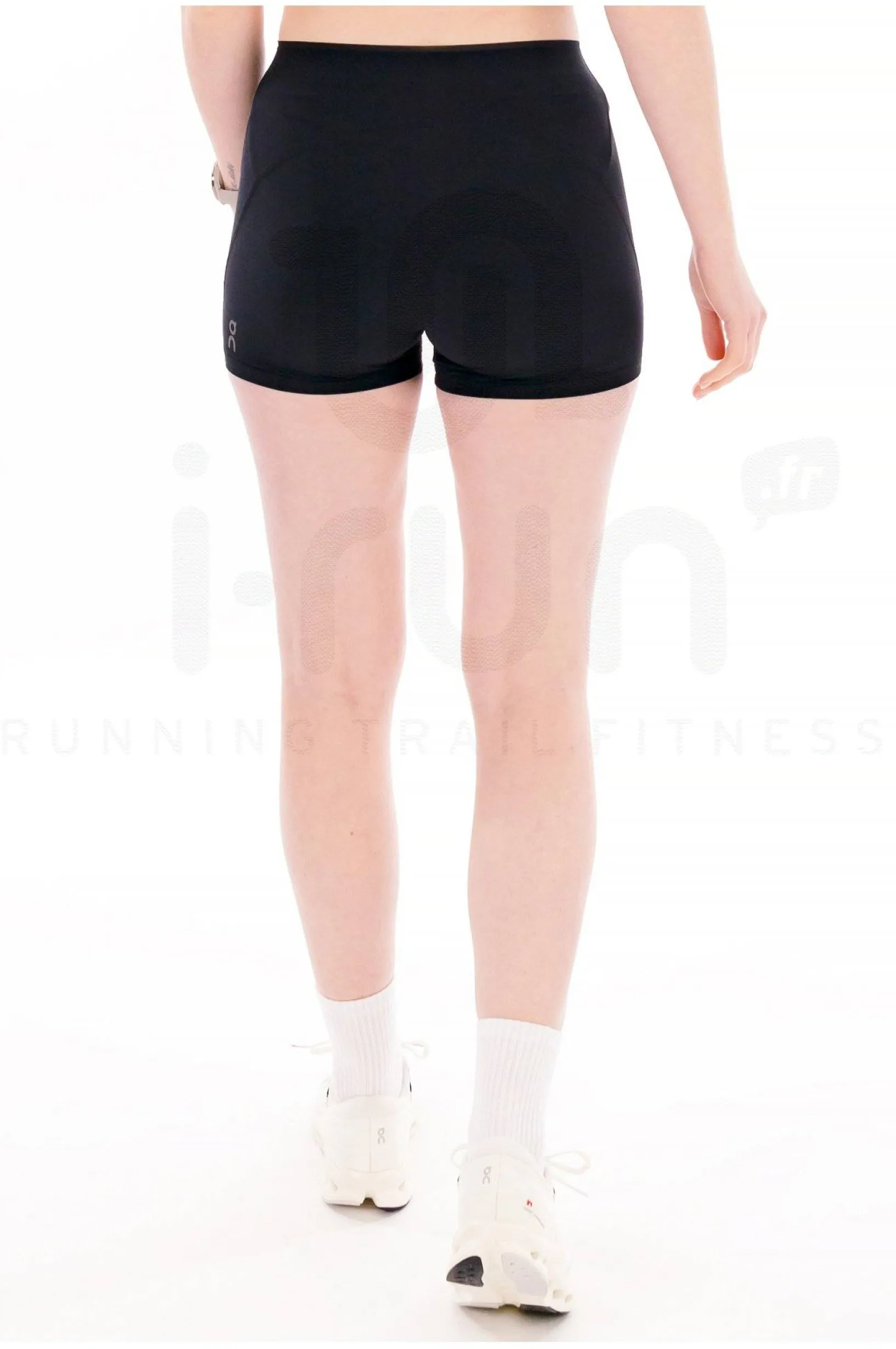 Femme On-Running Shorts / Cuissards / Jupes^Race femme